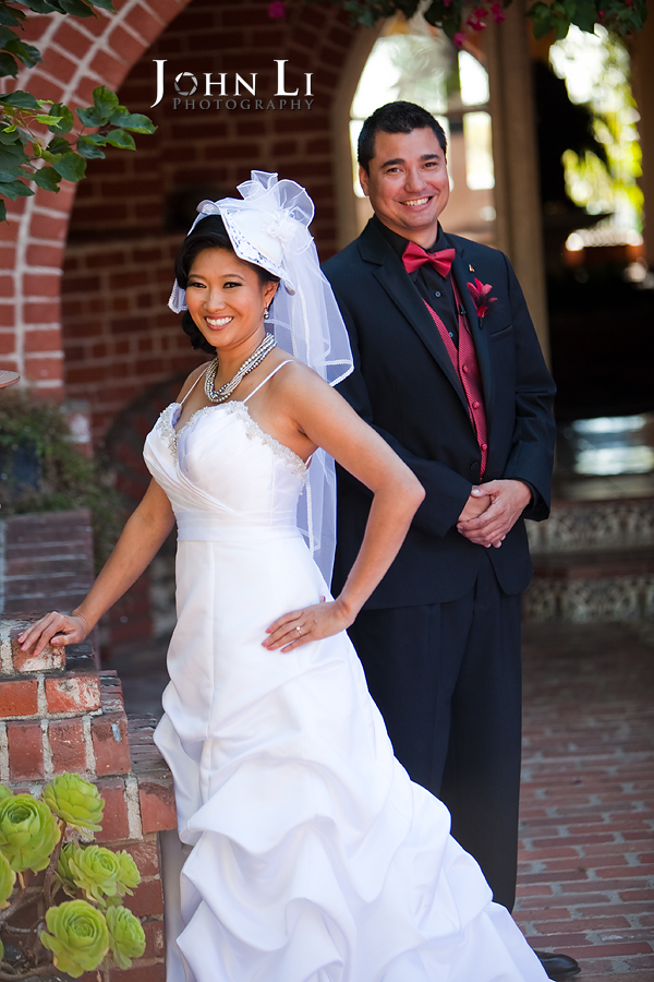 bride and groom in wedding vista de oro