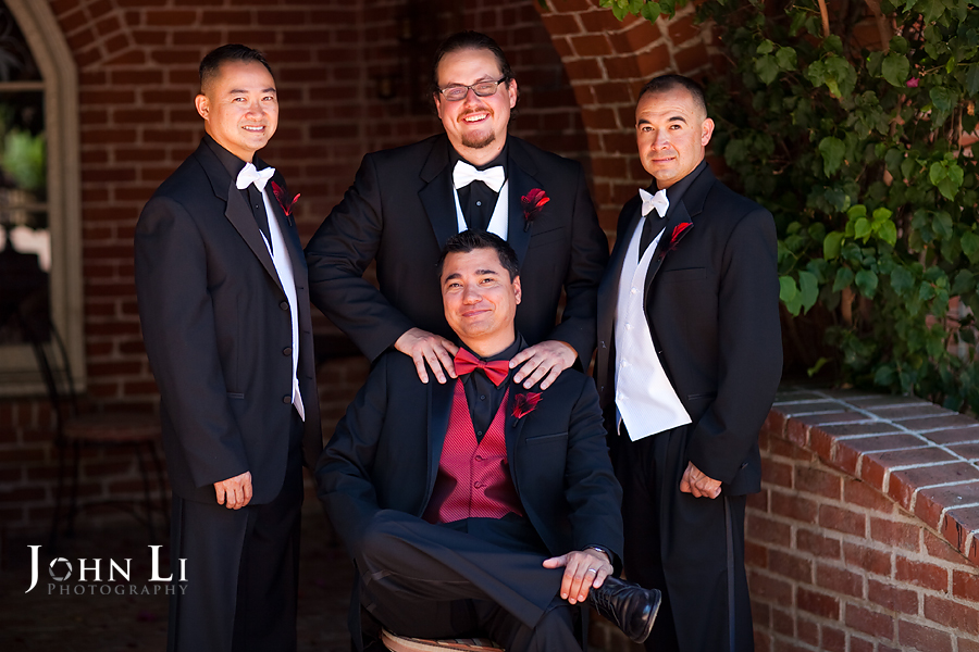 group photo of wedding party in vista de oro