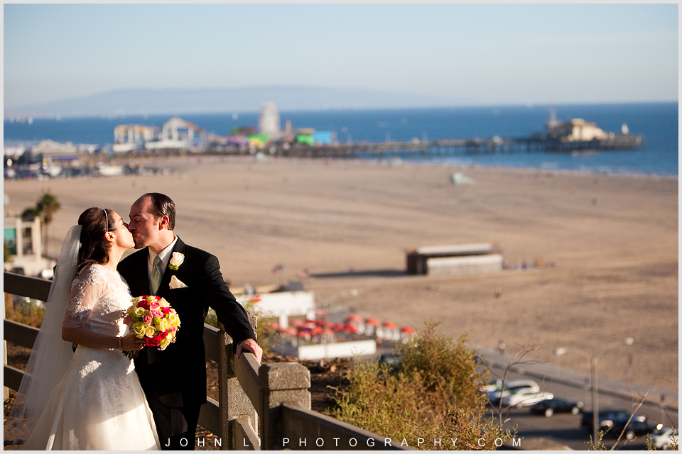 wedding photos with background santa monica pier