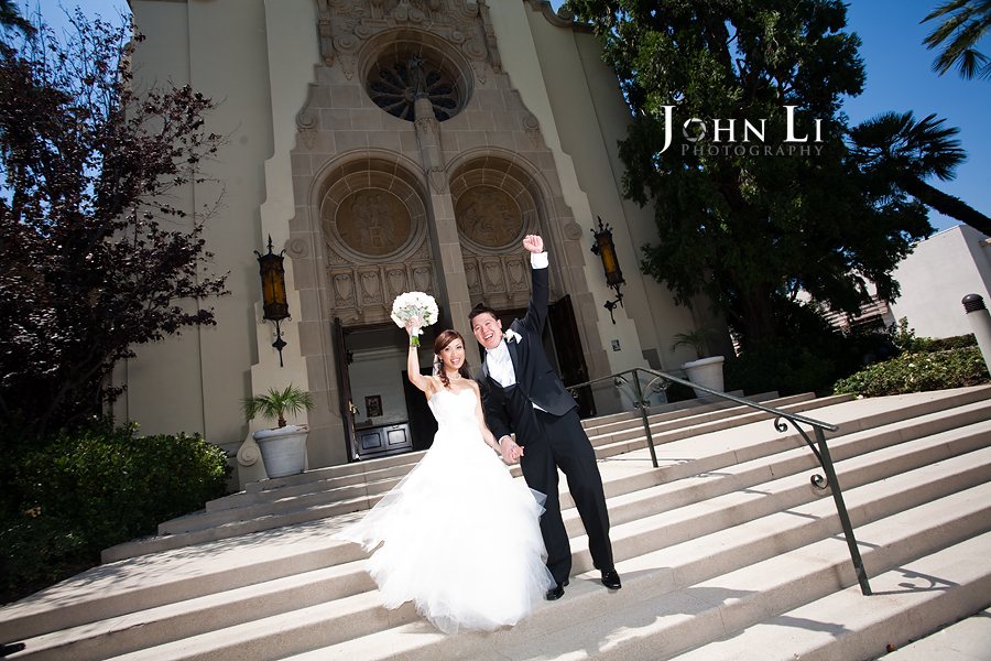 outside view of Holy Family Church South Pasadena bride and groom