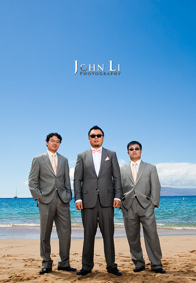 Hawaii wedding photography groommen group photos on beach